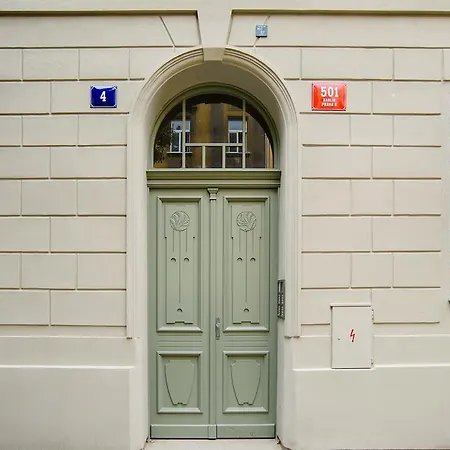 Apartment Gesse Brezinova Prague